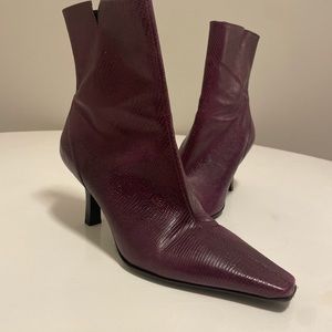 Pointed ankle boot